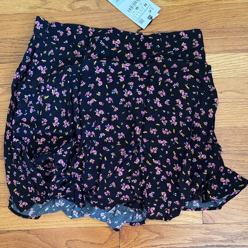 Zara Black Floral Skirt - Picture 3 of 5